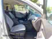 2018 Chevrolet Equinox LT z VIN 2GNAXSEV7J6311280, wystawiony jako IAAI lot #43268032 z przebiegiem 87 427 mil mil oraz . Historia ofert i sprzedaży dostępna na DreamBid. Obrazek 5.