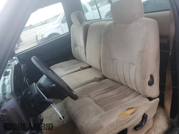 1997 Dodge 1500 с VIN 1B7HC16YXVJ609904, выставлен на аукционе Copart как лот 70595635 с пробегом 95 694 миль миль и Списание • Salvage title. История ставок и продаж доступна на DreamBid. Изображение 10.