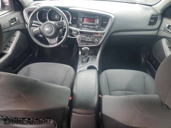 2015 Kia Optima LX z VIN 5XXGM4A70FG511768, wystawiony jako Copart lot #64061395 z przebiegiem 99 365 mil mil oraz Szkoda całkowita • Salvage title. Historia ofert i sprzedaży dostępna na DreamBid. Obrazek 8.