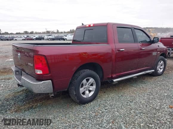 2018 Ram 1500 Big Horn z VIN 1C6RR7LT9JS282518, wystawiony jako IAAI lot #41293057 z przebiegiem 62 000 mil mil oraz . Historia ofert i sprzedaży dostępna na DreamBid. Obrazek 4.