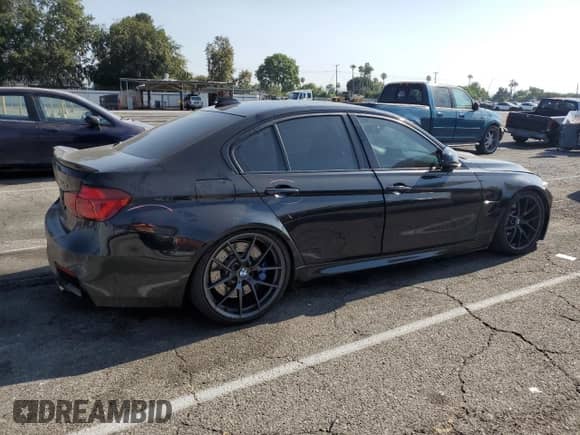 2018 BMW M3 CS с VIN WBS8M9C52J5L71841, выставлен на аукционе Copart как лот 69062295 с пробегом 49 071 миль миль и Списание • Salvage title. История ставок и продаж доступна на DreamBid. Изображение 3.