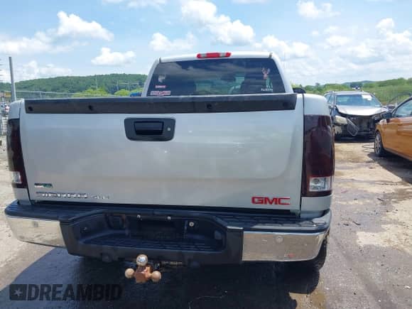 2010 GMC Sierra 1500 SLE with VIN 1GTSKVE32AZ210132, listed as a IAAI auction lot 42613141 with 150,748 mi miles and . Bid and sale history available at DreamBid. Image 16.