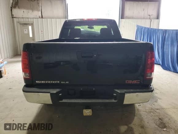 2013 GMC Sierra 1500 SLE z VIN 1GTR2VE78DZ257087, wystawiony jako Copart lot #70910825 z przebiegiem 62 007 mil mil oraz Szkoda całkowita • Salvage title. Historia ofert i sprzedaży dostępna na DreamBid. Obrazek 6.