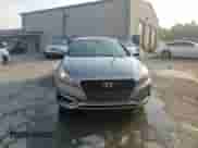 2017 Hyundai Sonata SE z VIN KMHE24L36HA062582, wystawiony jako Copart lot #81249235 z przebiegiem 142 559 mil mil oraz Szkoda całkowita • Salvage title. Historia ofert i sprzedaży dostępna na DreamBid. Obrazek 13.