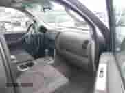 2007 Nissan Pathfinder S z VIN 5N1AR18U47C638568, wystawiony jako IAAI lot #42374561 z przebiegiem 215 326 mil mil oraz . Historia ofert i sprzedaży dostępna na DreamBid. Obrazek 5.