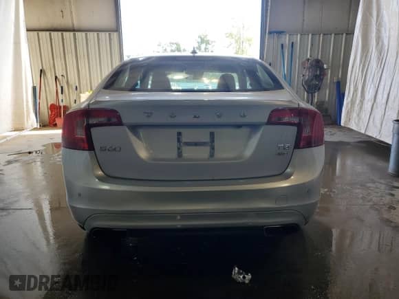 2015 Volvo S60 T5 Platinum с VIN YV1612TM2F2353008, выставлен на аукционе Copart как лот 69185513 с пробегом 70 403 миль миль и . История ставок и продаж доступна на DreamBid. Изображение 6.