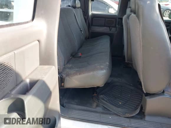 2006 Chevrolet Silverado 1500 Work Truck with VIN 1GCEC19XX6Z213352, listed as a IAAI auction lot 42510292 with 210,194 mi miles and . Bid and sale history available at DreamBid. Image 8.