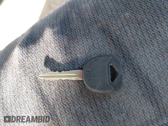 2000 GMC Sierra 1500 SL с VIN 1GTEC14W1YZ241526, выставлен на аукционе IAAI как лот 41287842 с пробегом 260 055 миль миль и . История ставок и продаж доступна на DreamBid. Изображение 11.