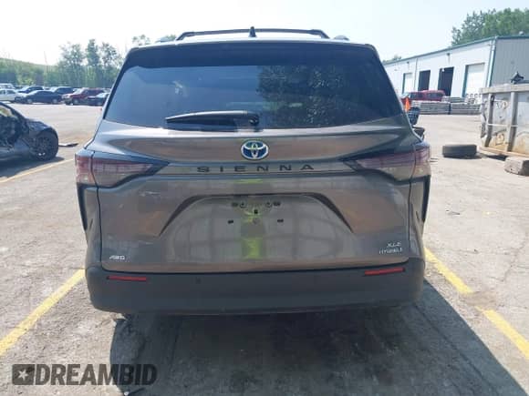 2024 Toyota Sienna XLE with VIN 5TDYSKFC2RS125232, listed as a IAAI auction lot 42783101 with 19,006 mi miles and . Bid and sale history available at DreamBid. Image 16.