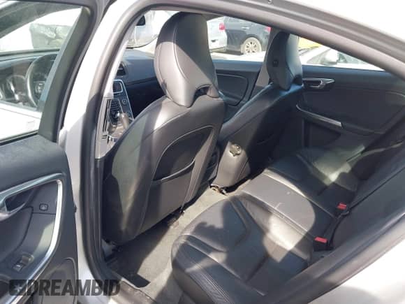 2012 Volvo S60 T5 с VIN YV1622FS4C2119410, выставлен на аукционе IAAI как лот 43118023 с пробегом 138 894 миль миль и . История ставок и продаж доступна на DreamBid. Изображение 8.
