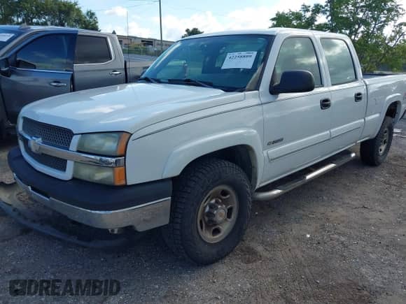 2004 Chevrolet Silverado 2500 LT с VIN 1GCGK23U94F217116, выставлен на аукционе IAAI как лот 42258809 с пробегом 158 678 миль миль и . История ставок и продаж доступна на DreamBid. Изображение 2.