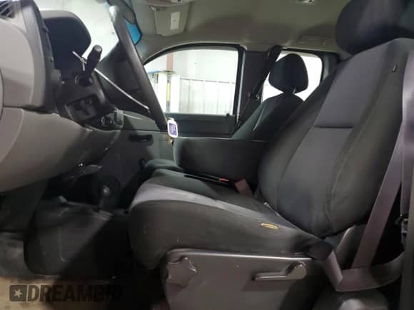 2013 Chevrolet Silverado 1500 Work Truck z VIN 1GCRKPEA4DZ397418, wystawiony jako Copart lot #82654955 z przebiegiem 103 318 mil mil oraz Czysty tytuł • Clean title. Historia ofert i sprzedaży dostępna na DreamBid. Obrazek 7.