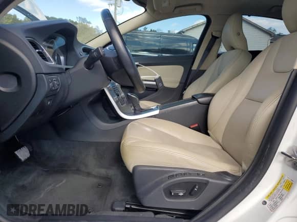 2017 Volvo S60 Inscription with VIN LYV402HK8HB195198, listed as a Copart auction lot 86062435 with 69,737 mi miles and Salvage title. Bid and sale history available at DreamBid. Image 7.