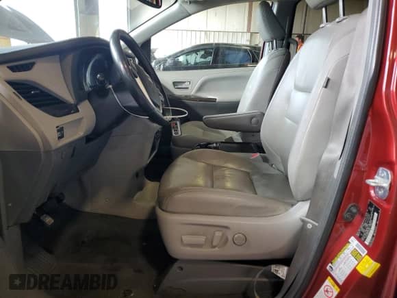 2019 Toyota Sienna XLE Auto Access Seat с VIN 5TDYZ3DC3KS017647, выставлен на аукционе Copart как лот 84889185 с пробегом 198 538 миль миль и Списание • Salvage title. История ставок и продаж доступна на DreamBid. Изображение 7.