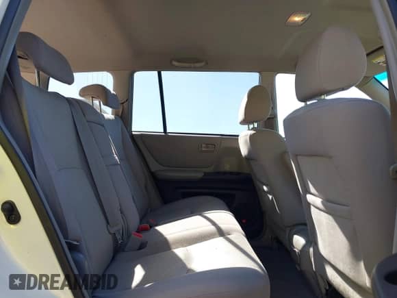 2005 Toyota Highlander с VIN JTEGP21A850046739, выставлен на аукционе IAAI как лот 43333699 с пробегом 81 855 миль миль и . История ставок и продаж доступна на DreamBid. Изображение 8.