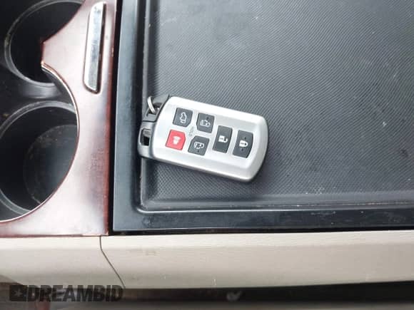 2014 Toyota Sienna XLE с VIN 5TDYK3DC7ES505251, выставлен на аукционе IAAI как лот 42886133 с пробегом 173 427 миль миль и . История ставок и продаж доступна на DreamBid. Изображение 11.