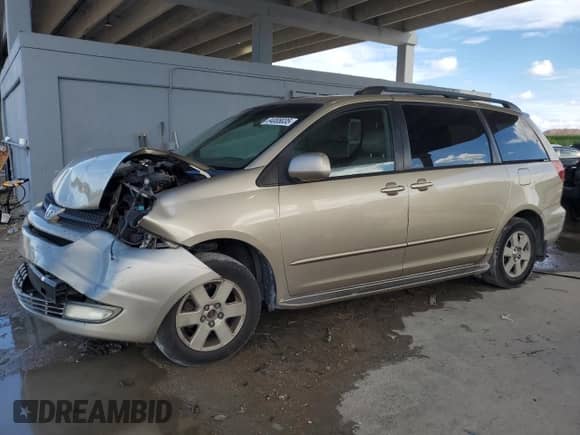 2004 Toyota Sienna XLE z VIN 5TDZA22C04S069460, wystawiony jako Copart lot #84008035 z przebiegiem 243 993 mil mil oraz Szkoda całkowita • Salvage title. Historia ofert i sprzedaży dostępna na DreamBid. Obrazek 1.