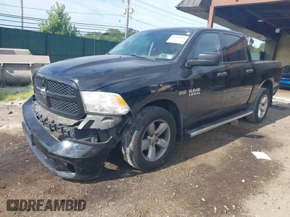 2013 Ram 1500 Express z VIN 1C6RR7KT5DS561177, wystawiony jako IAAI lot #42719713 z przebiegiem 138 986 mil mil oraz . Historia ofert i sprzedaży dostępna na DreamBid. Obrazek 2.