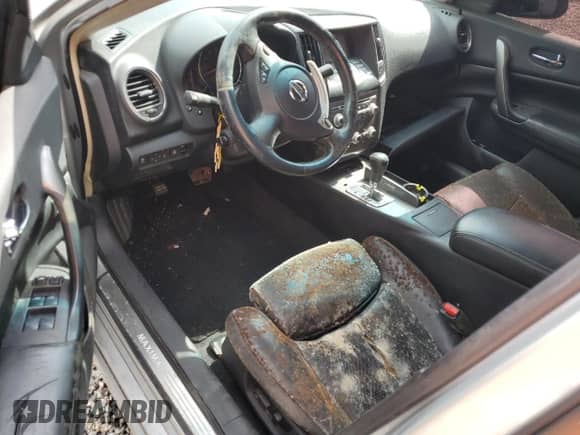 2013 Nissan Maxima SV z VIN 1N4AA5AP7DC826882, wystawiony jako Copart lot #72047025 z przebiegiem Nie podano mil oraz Czysty tytuł • Clean title. Historia ofert i sprzedaży dostępna na DreamBid. Obrazek 8.