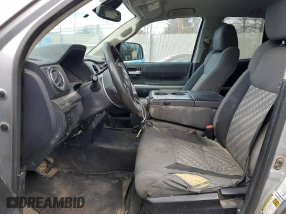 2019 Toyota Tundra SR с VIN 5TFUM5F18KX079687, выставлен на аукционе Copart как лот 46893985 с пробегом 111 149 миль миль и Списание • Salvage title. История ставок и продаж доступна на DreamBid. Изображение 7.