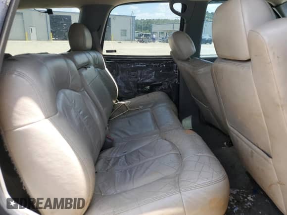 2001 Chevrolet Tahoe LS с VIN 1GNEC13TX1R174848, выставлен на аукционе Copart как лот 65323465 с пробегом 300 669 миль миль и Списание • Salvage title. История ставок и продаж доступна на DreamBid. Изображение 11.