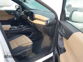 2025 Chevrolet Equinox AWD ACTIV с VIN 3GNAXSEG2SL143725, выставлен на аукционе IAAI как лот 41152554 с пробегом 2 573 миль миль и . История ставок и продаж доступна на DreamBid. Изображение 5.