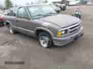 1997 Chevrolet S-10 LS with VIN 1GCCS1446VK250218, listed as a IAAI auction lot 41669416 with 255,226 mi miles and . Bid and sale history available at DreamBid. Image 1.