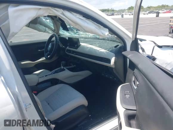 2025 Honda HR-V LX с VIN 3CZRZ1H35SM703783, выставлен на аукционе IAAI как лот 42860201 с пробегом Не указан миль и . История ставок и продаж доступна на DreamBid. Изображение 5.