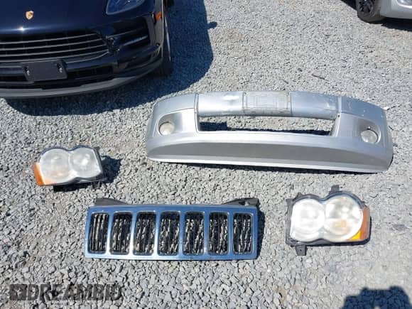 2008 Jeep Grand Cherokee Limited z VIN 1J8HR58238C189595, wystawiony jako IAAI lot #42837942 z przebiegiem 142 538 mil mil oraz . Historia ofert i sprzedaży dostępna na DreamBid. Obrazek 12.