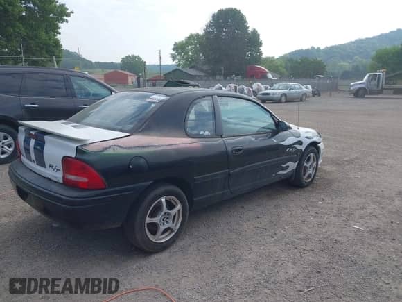 1999 Dodge Neon with VIN 1B3ES42Y6XD103521, listed as a IAAI auction lot 42392230 with 199,366 mi miles and . Bid and sale history available at DreamBid. Image 4.
