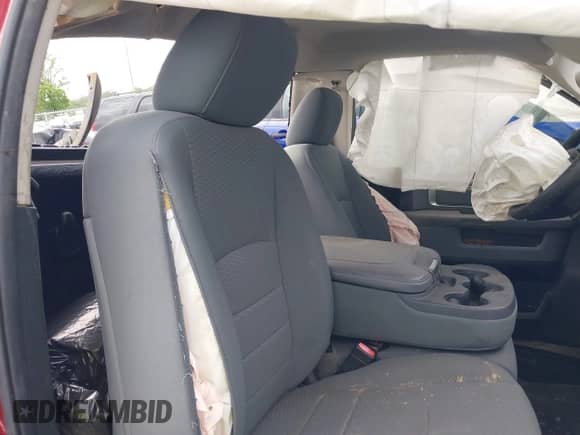 2014 Ram 1500 Express z VIN 3C6JR6ATXEG310186, wystawiony jako IAAI lot #42221601 z przebiegiem 56 684 mil mil oraz . Historia ofert i sprzedaży dostępna na DreamBid. Obrazek 8.