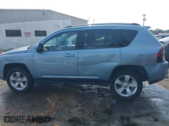 2014 Jeep Compass Latitude с VIN 1C4NJDEB3ED537241, выставлен на аукционе IAAI как лот 43292757 с пробегом 63 406 миль миль и . История ставок и продаж доступна на DreamBid. Изображение 14.