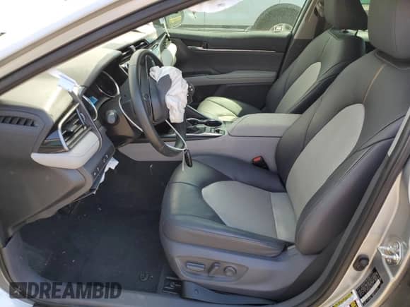 2020 Toyota Camry Hybrid XLE z VIN 4T1F31AK6LU533051, wystawiony jako Copart lot #69587675 z przebiegiem 65 806 mil mil oraz Szkoda całkowita • Salvage title. Historia ofert i sprzedaży dostępna na DreamBid. Obrazek 7.