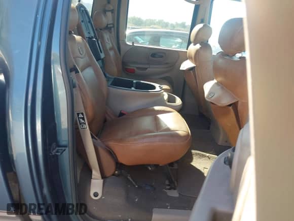 2002 Ford F-150 XLT с VIN 1FTRW08L12KB74302, выставлен на аукционе IAAI как лот 43384718 с пробегом 250 131 миль миль и . История ставок и продаж доступна на DreamBid. Изображение 8.