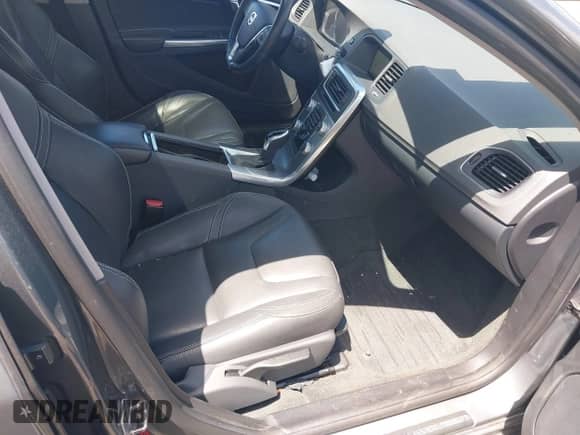 2017 Volvo S60 Dynamic с VIN YV126MFL4H2432746, выставлен на аукционе IAAI как лот 42219365 с пробегом 169 504 миль миль и . История ставок и продаж доступна на DreamBid. Изображение 5.
