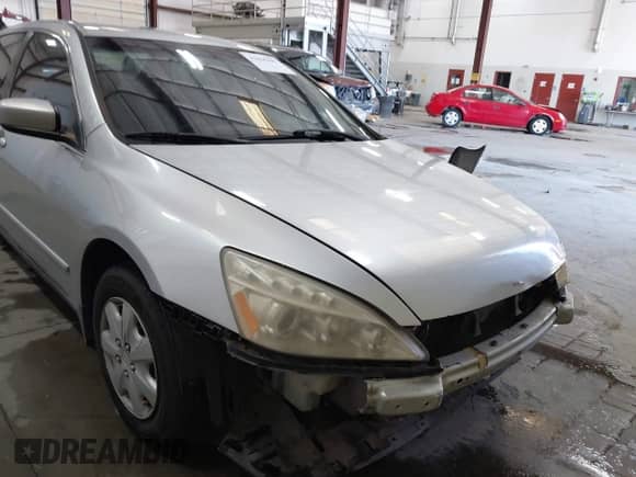 2005 Honda Accord LX с VIN 1HGCM55415A083435, выставлен на аукционе IAAI как лот 42665681 с пробегом 203 028 миль миль и . История ставок и продаж доступна на DreamBid. Изображение 18.