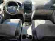 2010 Toyota Sienna CE z VIN 5TDKK4CC7AS320821, wystawiony jako Copart lot #71125375 z przebiegiem 173 465 mil mil oraz Szkoda całkowita • Salvage title. Historia ofert i sprzedaży dostępna na DreamBid. Obrazek 8.