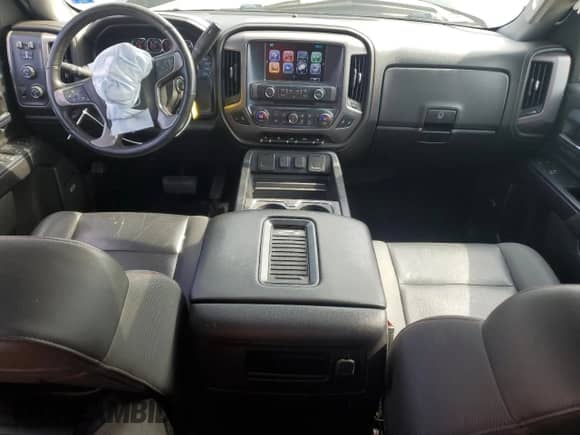 2017 GMC Sierra 1500 SLT z VIN 3GTU2NEC2HG320424, wystawiony jako Copart lot #81571605 z przebiegiem 88 006 mil mil oraz Czysty tytuł • Clean title. Historia ofert i sprzedaży dostępna na DreamBid. Obrazek 8.