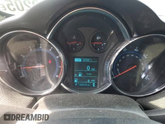 2014 Chevrolet Cruze 2LT z VIN 1G1PE5SB0E7384574, wystawiony jako Copart lot #68142205 z przebiegiem 182 916 mil mil oraz Czysty tytuł • Clean title. Historia ofert i sprzedaży dostępna na DreamBid. Obrazek 9.