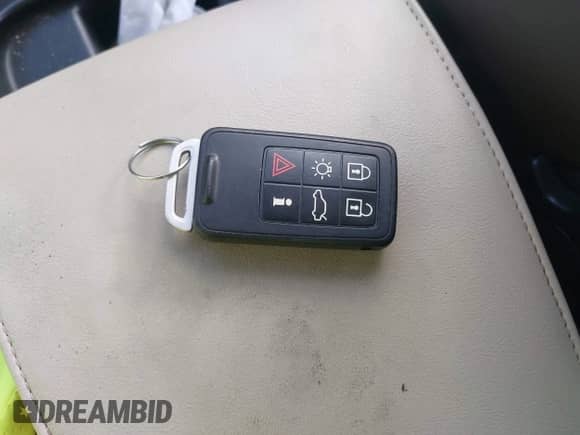 2013 Volvo XC70 T6 with VIN YV4902BZ1D1160853, listed as a IAAI auction lot 42954137 with 145,748 mi miles and . Bid and sale history available at DreamBid. Image 11.