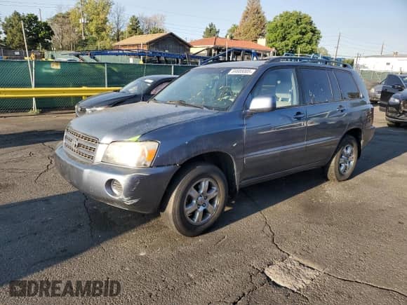 2004 Toyota Highlander with VIN JTEDP21A640011649, listed as a Copart auction lot 69888005 with 221,956 mi miles and Clean title. Bid and sale history available at DreamBid. Image 1.