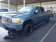 2009 GMC Sierra 1500 z VIN 2GTEK23M991126580, wystawiony jako IAAI lot #43412742 z przebiegiem 254 344 mil mil oraz . Historia ofert i sprzedaży dostępna na DreamBid. Obrazek 2.