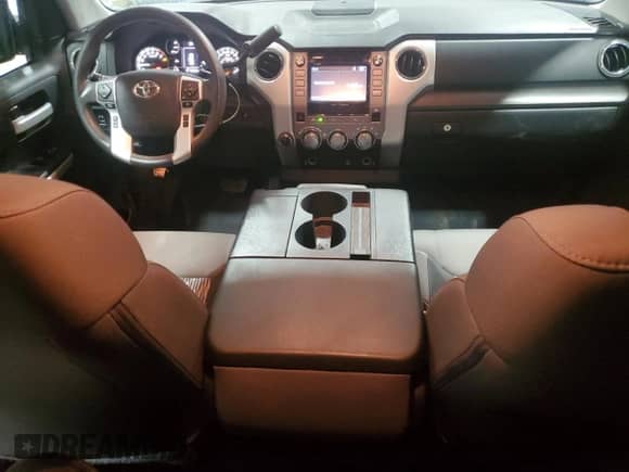 2019 Toyota Tundra SR с VIN 5TFUM5F1XKX081988, выставлен на аукционе Copart как лот 54347595 с пробегом 169 466 миль миль и Списание • Salvage title. История ставок и продаж доступна на DreamBid. Изображение 8.