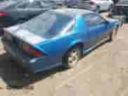 1992 Chevrolet Camaro RS z VIN 1G1FP23EXNL143383, wystawiony jako IAAI lot #43098716 z przebiegiem 181 189 mil mil oraz . Historia ofert i sprzedaży dostępna na DreamBid. Obrazek 4.