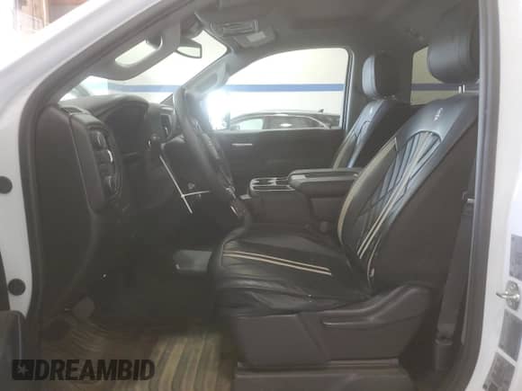 2025 Chevrolet Silverado 2500HD Work Truck z VIN 1GC3KLE74SF161143, wystawiony jako Copart lot #63895385 z przebiegiem 14 704 mil mil oraz Szkoda całkowita • Salvage title. Historia ofert i sprzedaży dostępna na DreamBid. Obrazek 7.