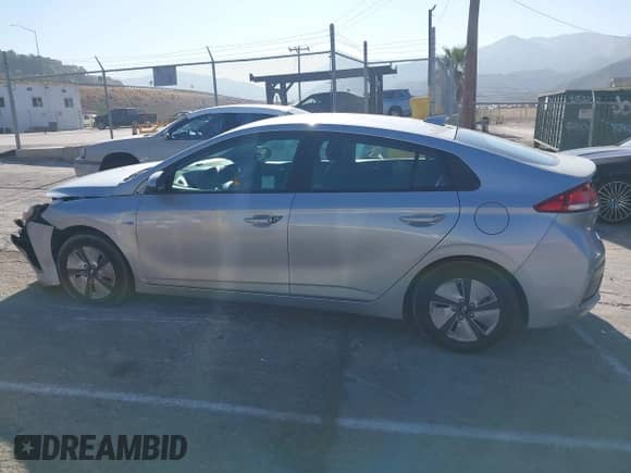 2020 Hyundai Ioniq Blue с VIN KMHC65LCXLU227994, выставлен на аукционе IAAI как лот 42987313 с пробегом 158 526 миль миль и . История ставок и продаж доступна на DreamBid. Изображение 15.