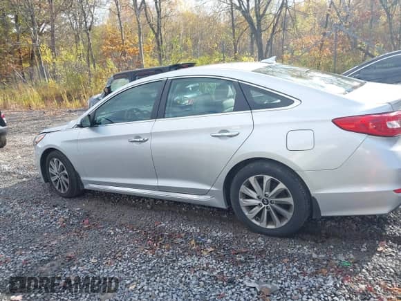2017 Hyundai Sonata Sport с VIN 5NPE34AF6HH562328, выставлен на аукционе IAAI как лот 43488135 с пробегом 110 145 миль миль и . История ставок и продаж доступна на DreamBid. Изображение 14.