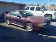 1996 Ford Mustang GT z VIN 1FALP42X2TF130573, wystawiony jako IAAI lot #43490908 z przebiegiem 281 802 mil mil oraz . Historia ofert i sprzedaży dostępna na DreamBid. Obrazek 1.