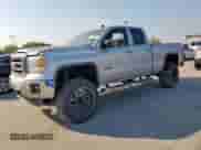 2014 GMC Sierra 1500 SLE z VIN 1GTV2UEC9EZ293975, wystawiony jako Copart lot #81319515 z przebiegiem 141 217 mil mil oraz Czysty tytuł • Clean title. Historia ofert i sprzedaży dostępna na DreamBid. Obrazek 1.