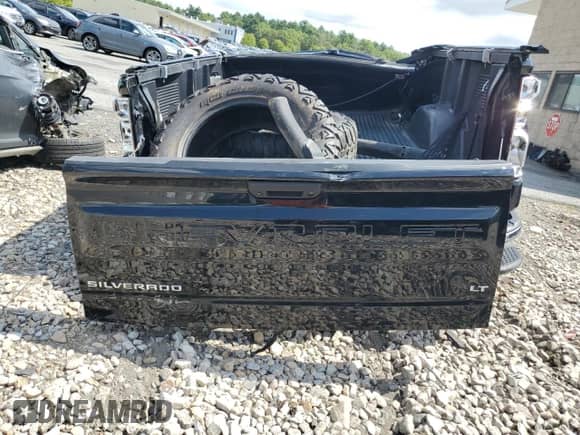 2020 Chevrolet Silverado 1500 LT z VIN 1GCRYDED3LZ199919, wystawiony jako Copart lot #69661635 z przebiegiem Nie podano mil oraz Szkoda całkowita • Salvage title. Historia ofert i sprzedaży dostępna na DreamBid. Obrazek 6.
